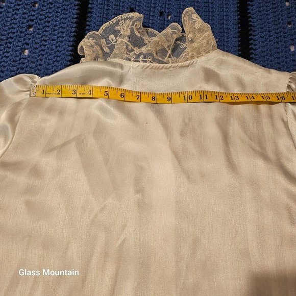 SOLD - Lady Shapely Vintage Plus White Silk Blend Blouse With Lace Collar - Picture 8 of 10